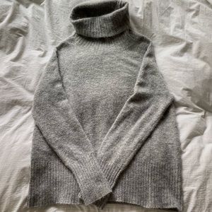 Aritzia The Grouo by Babaton Plutarch turtleneck sweater